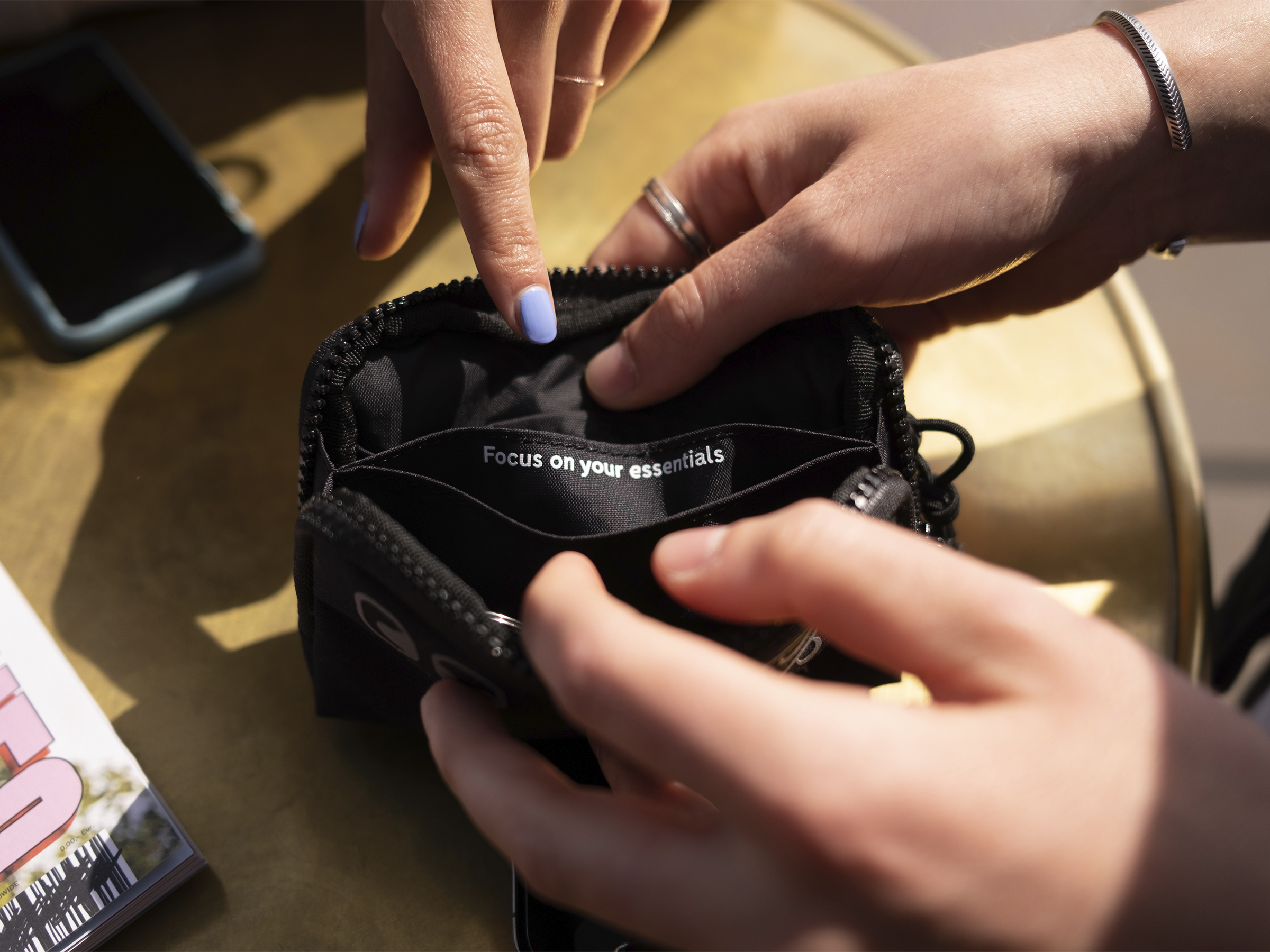 Pocket Nomad™ — lifestyle 01